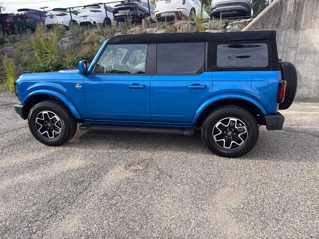 Used 2024 Ford Bronco Outer Banks AWD/4WD image 3