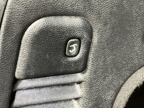 Used 2019 Jeep Grand Cherokee Limited X image 31