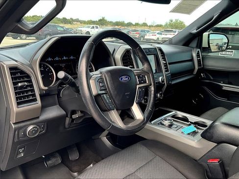 Used 2021 Ford Expedition XLT image 16