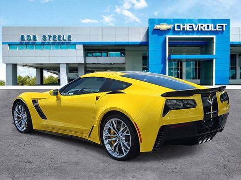Used 2019 Chevrolet Corvette Z06 w/ Z07 Performance Package RWD image 3