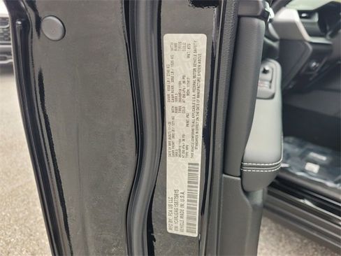 New 2025 Jeep Grand Cherokee Laredo X image 18