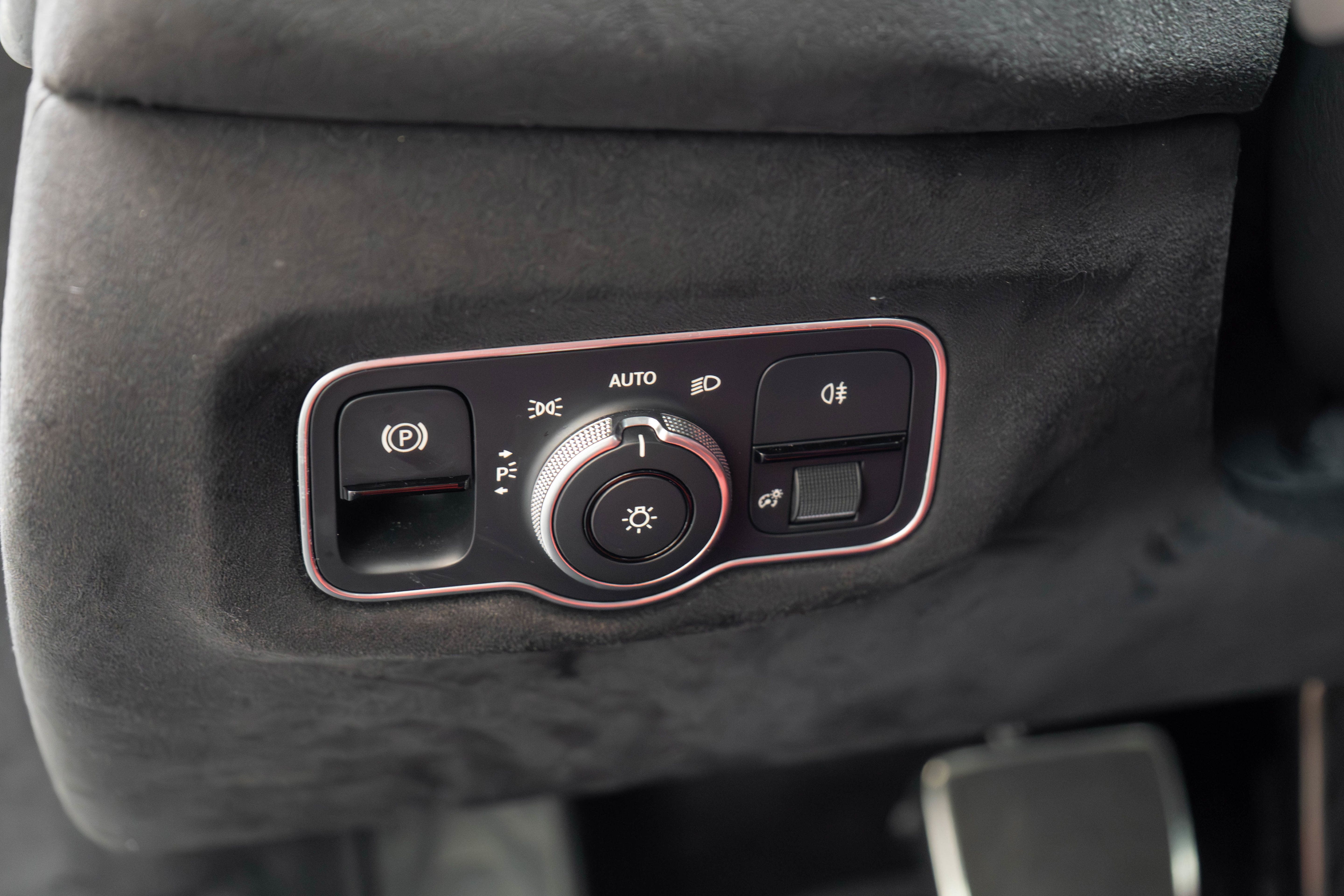 Used 2020 Aston Martin V8 Vantage Coupe RWD image 16