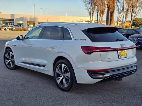 Used 2024 Audi Q8 e-tron Premium Plus image 3
