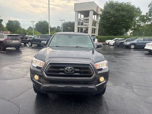 Used 2022 Toyota Tacoma SR5 RWD image 9