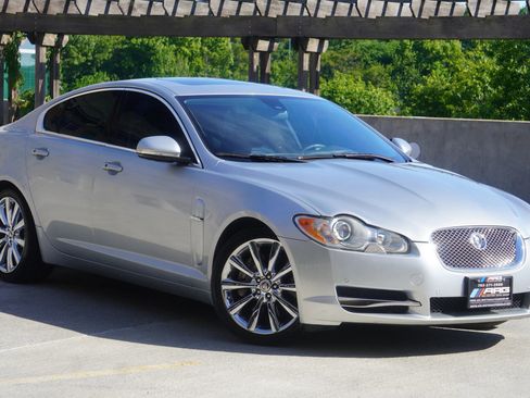 Used 2011 Jaguar XF Premium RWD image 3