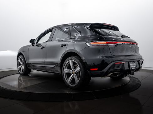 Certified 2026 Porsche Macan image 3