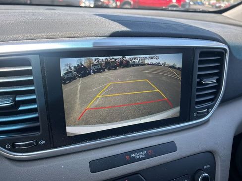 Used 2020 Kia Sportage LX AWD/4WD image 13