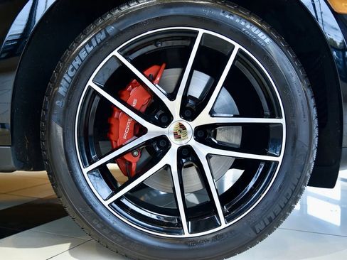 Used 2023 Porsche Macan S image 10