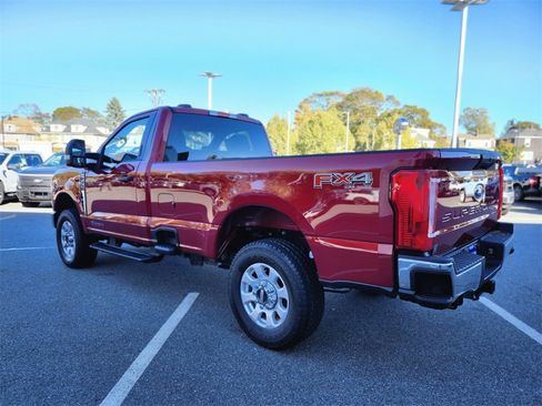 Used 2024 Ford F250 XLT image 3