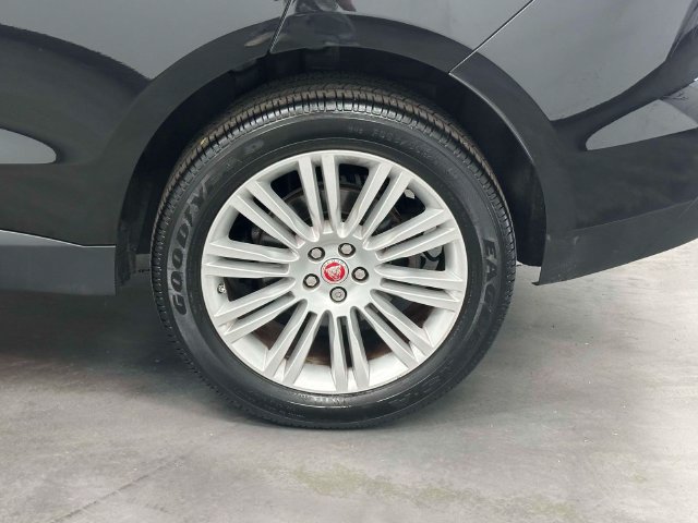 Used 2019 Jaguar F-PACE Portfolio AWD/4WD image 22