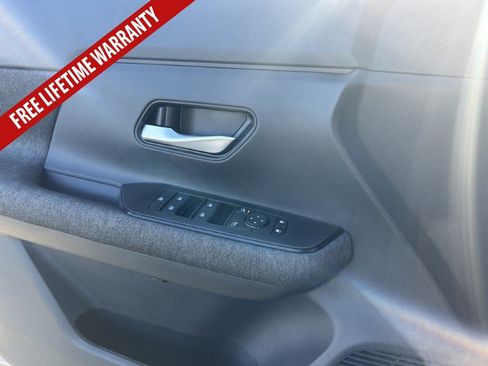 New 2026 Nissan Kicks SV w/ SV Premium Package FWD image 17