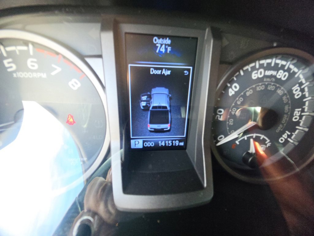 Used 2019 Toyota Tacoma TRD Sport w/ Technology Package AWD/4WD image 16