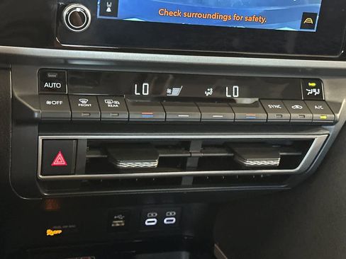 Used 2025 Toyota Camry LE image 21