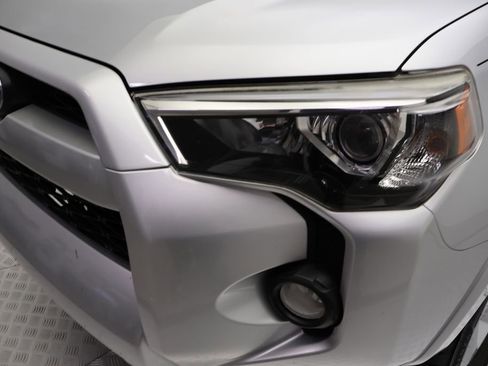 Certified 2018 Toyota 4Runner SR5 Premium image 3