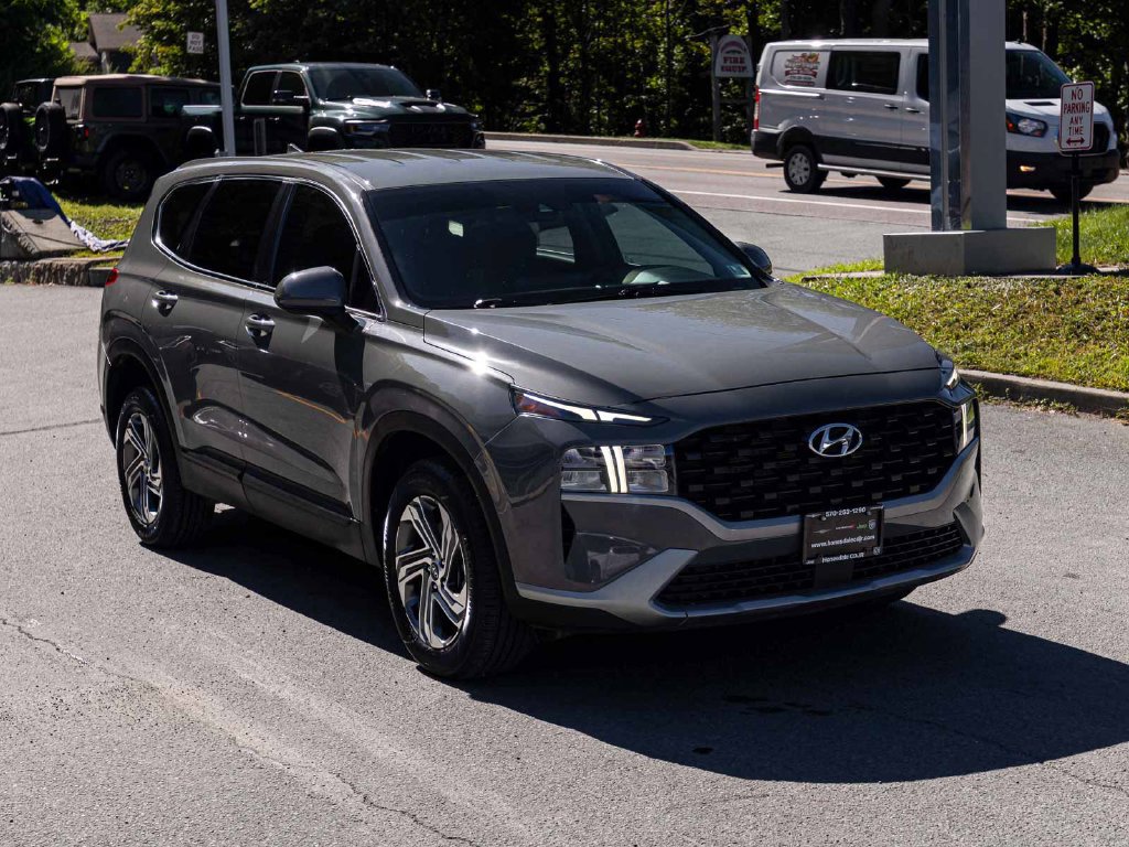 Used 2023 Hyundai Santa Fe SE w/ Cargo Package AWD/4WD image 3