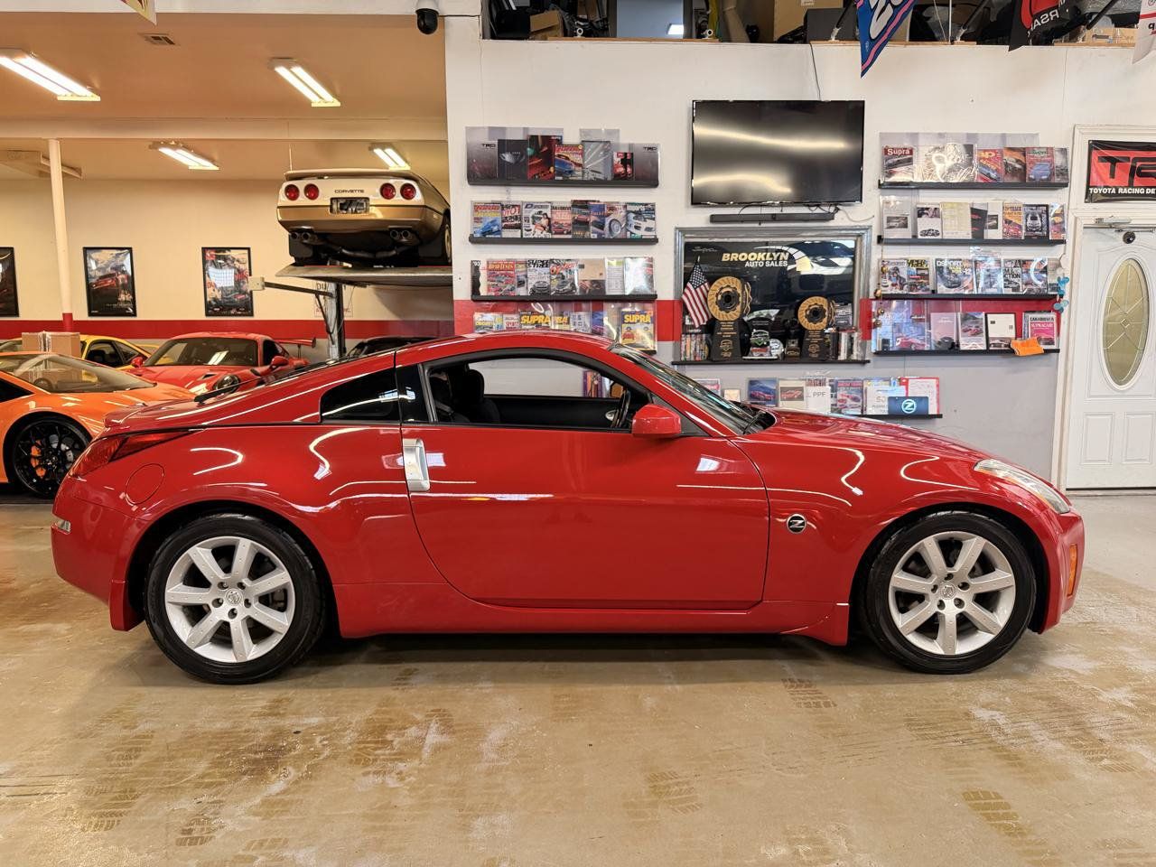 Used 2004 Nissan 350Z Enthusiast w/ Aerodynamics Pkg RWD image 4