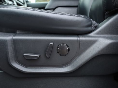 Used 2022 Ford Expedition XLT image 21