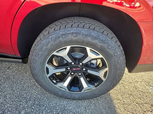 New 2026 GMC Yukon AT4 w/ AT4 Premium Plus Package image 8
