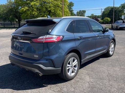 Used 2019 Ford Edge SEL w/ Equipment Group 201A FWD image 2