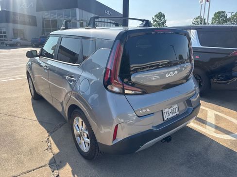 Certified 2023 Kia Soul LX w/ Option Group 015 FWD image 4