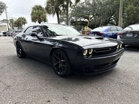 Used 2019 Dodge Challenger R/T w/ Driver Convenience Group image 7