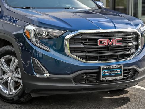 Used 2021 GMC Terrain SLE w/ Driver Convenience Package FWD image 2