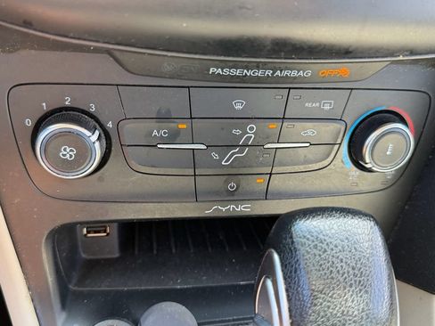 Used 2017 Ford Focus SE FWD image 17