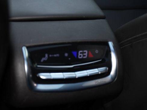 Used 2022 Cadillac XT6 Luxury AWD/4WD image 18