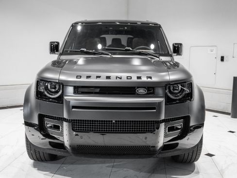 Used 2024 Land Rover Defender 130 V8 AWD/4WD image 4