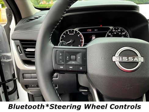 Certified 2026 Nissan Rogue SV AWD/4WD image 11