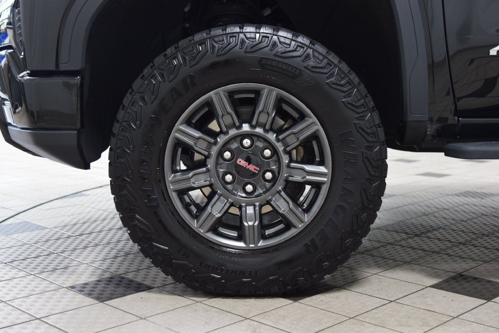 Used 2025 GMC Sierra 1500 AT4 w/ AT4 Premium Package AWD/4WD image 27
