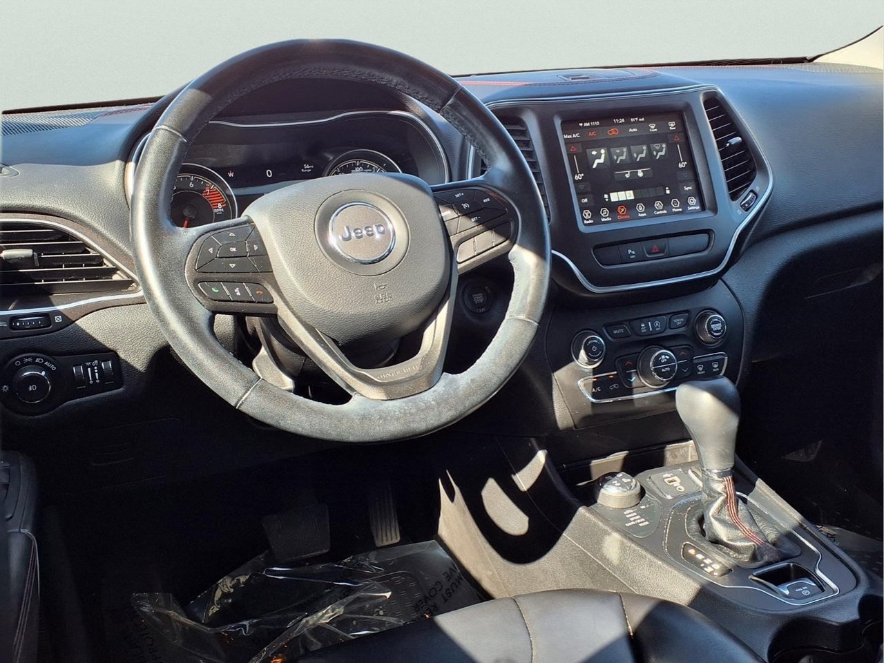 Used 2020 Jeep Cherokee Trailhawk w/ Cold Weather Group AWD/4WD image 12