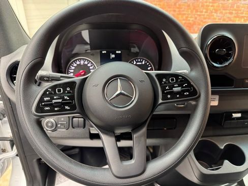 Used 2024 Mercedes-Benz Sprinter 2500 image 12