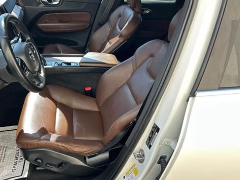 Used 2023 Volvo XC60 B5 Plus w/ Climate Package image 5