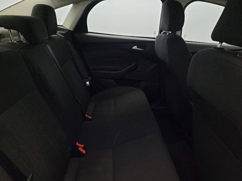 Used 2016 Ford Focus SE w/ SE Power Seat Package FWD image 19