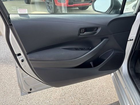 Used 2022 Toyota Corolla LE image 12