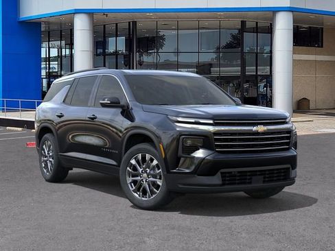 New 2026 Chevrolet Traverse LT w/ Sun and Wheel Package FWD image 7