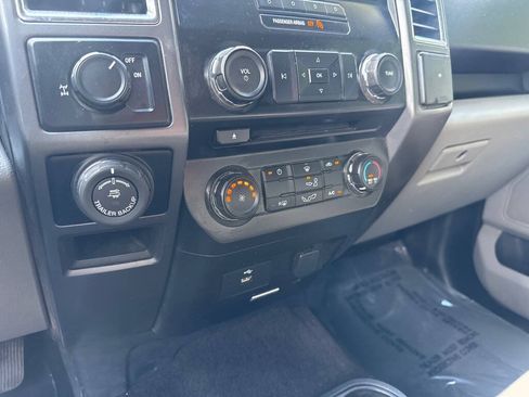 Used 2016 Ford F150 XLT w/ Equipment Group 301A Mid RWD image 14