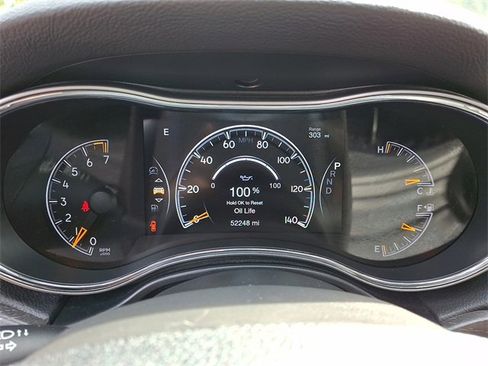 Used 2018 Jeep Grand Cherokee Altitude image 21