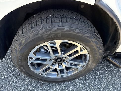 Used 2025 Ford Expedition Active image 19