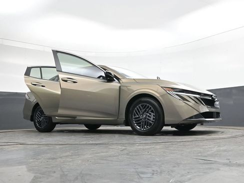 Certified 2026 Nissan Sentra SV w/ Floor Mat Package FWD image 43