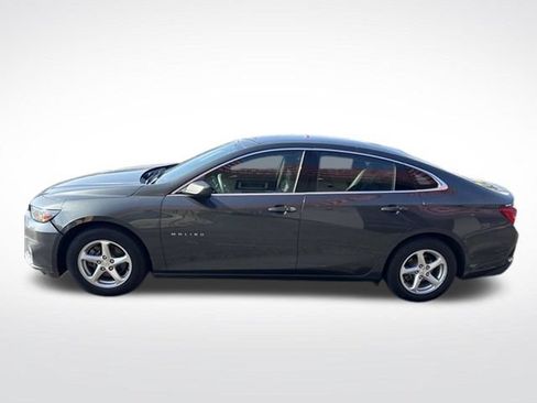Used 2018 Chevrolet Malibu LS FWD image 4