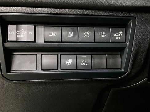 Used 2025 Toyota Tundra Limited image 34