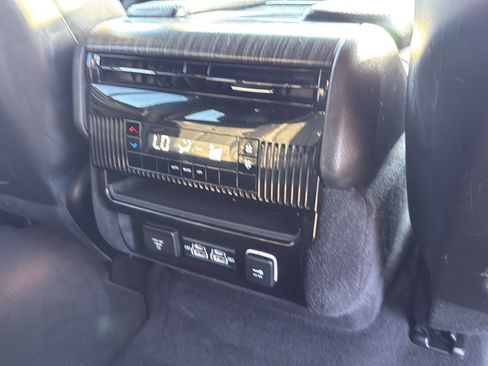 Used 2024 Jeep Wagoneer Series II w/ Flexible Seating Group AWD/4WD image 27
