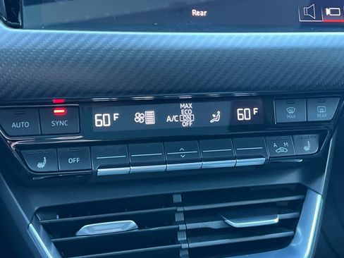 Used 2023 Audi e-tron GT Premium Plus w/ Performance Package image 25