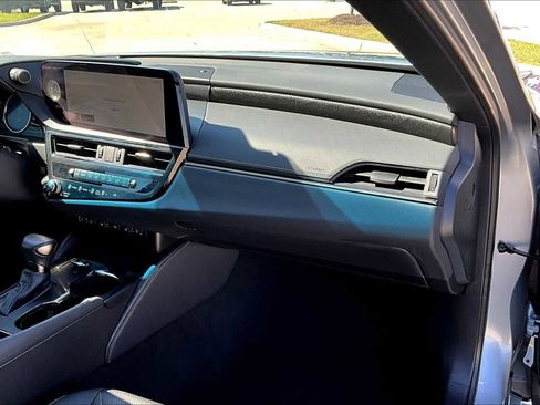 Certified 2024 Lexus ES 300h Ultra Luxury image 18