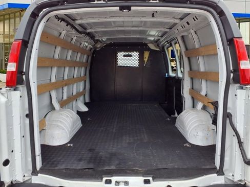 Used 2024 GMC Savana 2500 w/ Driver Convenience Package RWD image 19