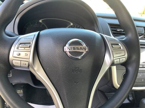 Used 2016 Nissan Altima 2.5 S w/ Power Driver Seat Package FWD image 18