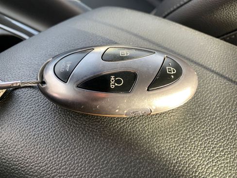 Used 2025 Hyundai Elantra Limited image 22