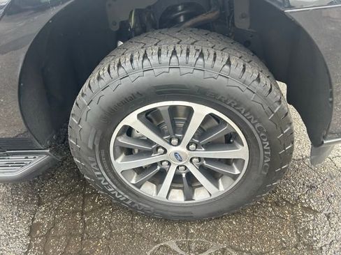 Used 2018 Ford Expedition XLT AWD/4WD image 2